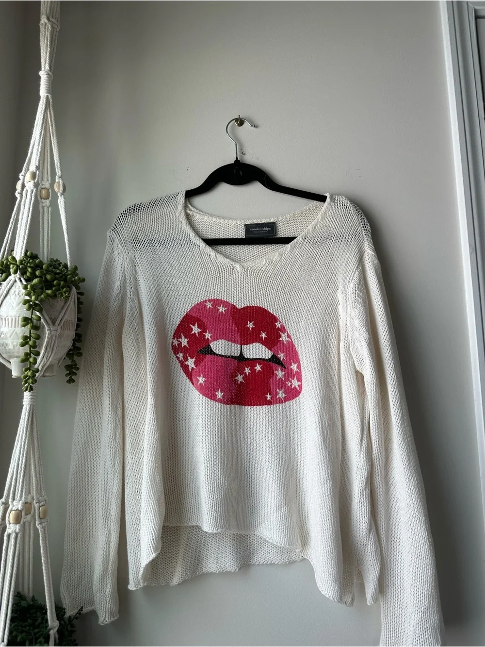 Wooden Ships White Scoop Neck Sweater with Pink Star Lip Graphic